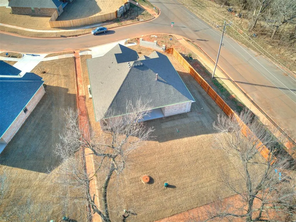 Photo 7 — 12204 Rockbed Drive, Yukon, OK 73099