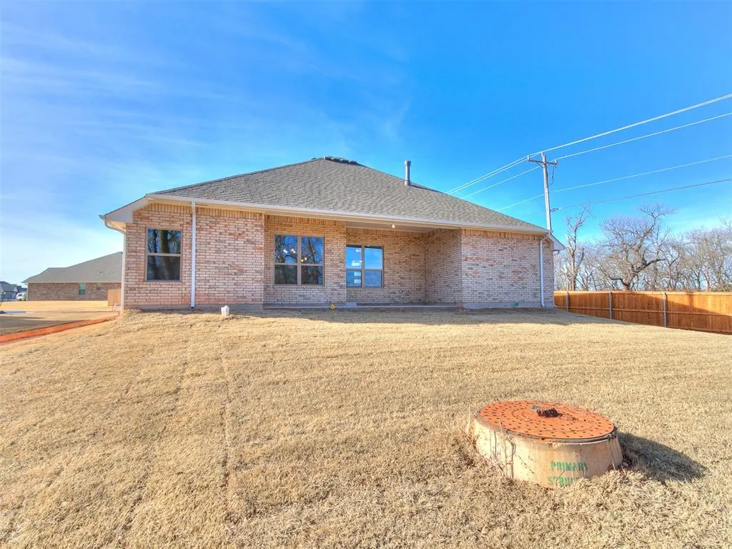 Photo 9 — 12204 Rockbed Drive, Yukon, OK 73099