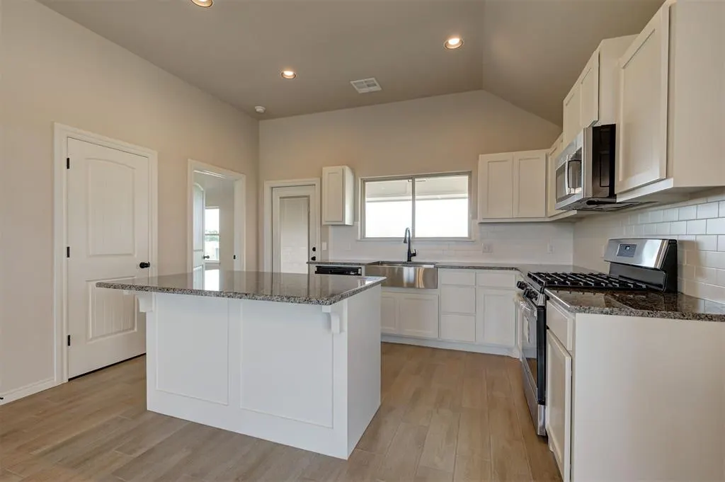 Photo 8 — 9308 NW 143rd Street, Yukon, OK 73099