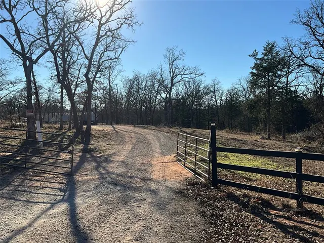 Front exterior — 330633 E 875 Road, Wellston, OK 74881