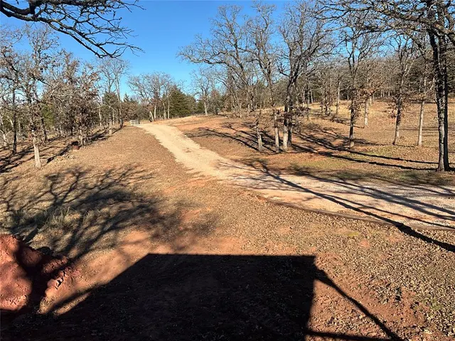Photo 2 — 330633 E 875 Road, Wellston, OK 74881
