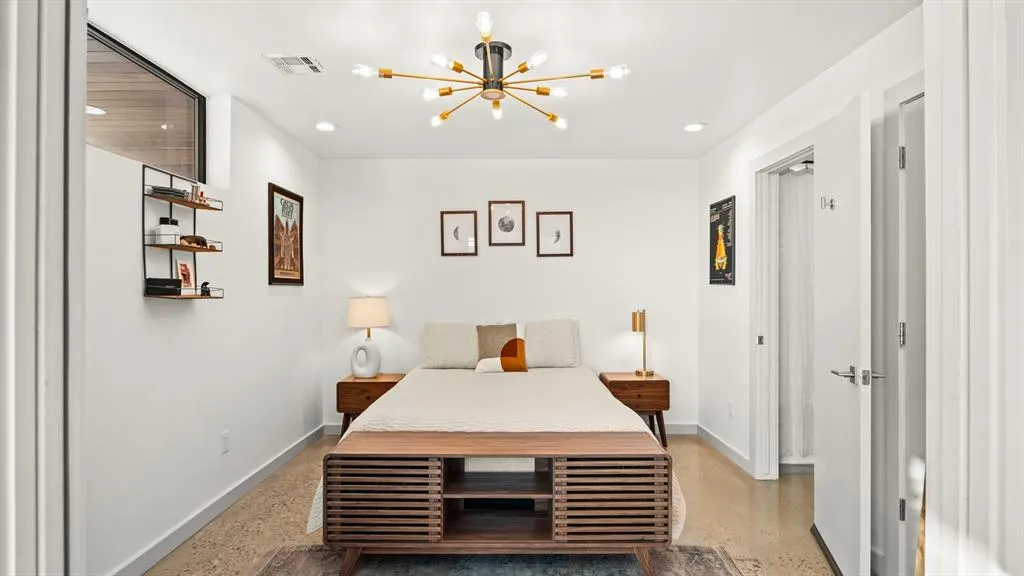 Photo 6 — 833 NW 6th Street, Oklahoma City, OK 73106