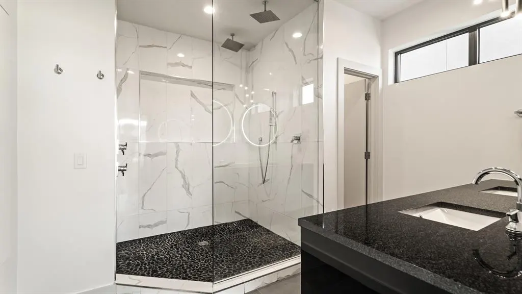 Photo 37 — 833 NW 6th Street, Oklahoma City, OK 73106