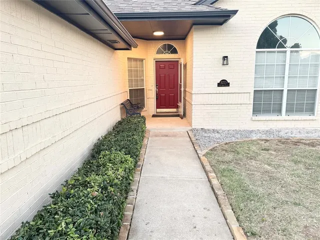 Photo 2 — 8225 NW 83rd Place, Oklahoma City, OK 73132