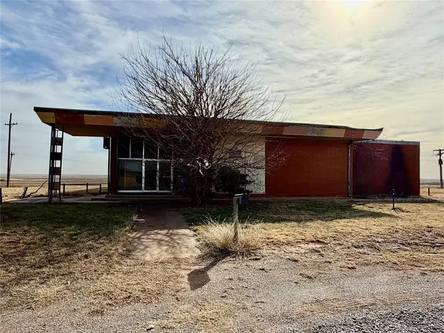 Photo 2 — 22194 Highway 152 Highway, Cordell, OK 73632