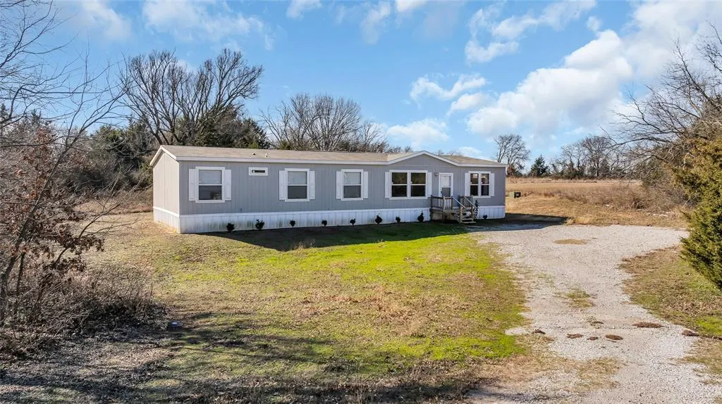 Photo 2 — 31 Greenbriar Avenue, Burneyville, OK 73430