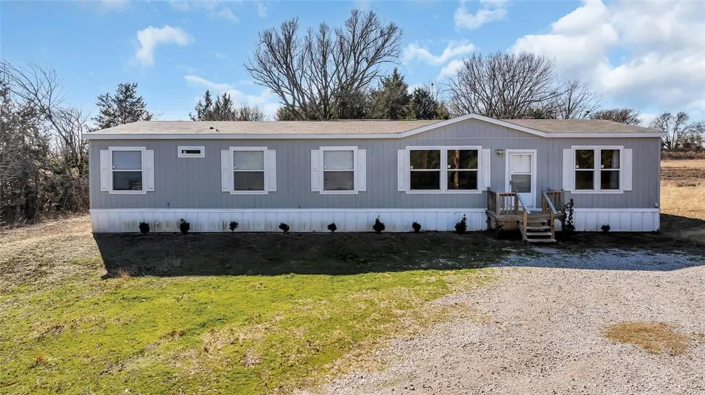 Photo 3 — 31 Greenbriar Avenue, Burneyville, OK 73430