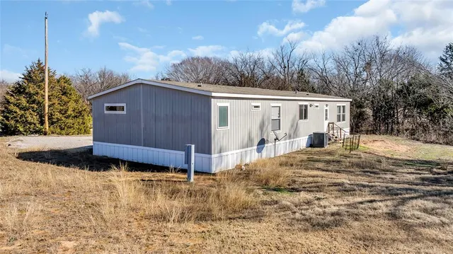 Photo 5 — 31 Greenbriar Avenue, Burneyville, OK 73430
