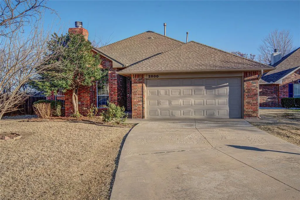 Photo 3 — 2800 Clearwater Circle, Edmond, OK 73003