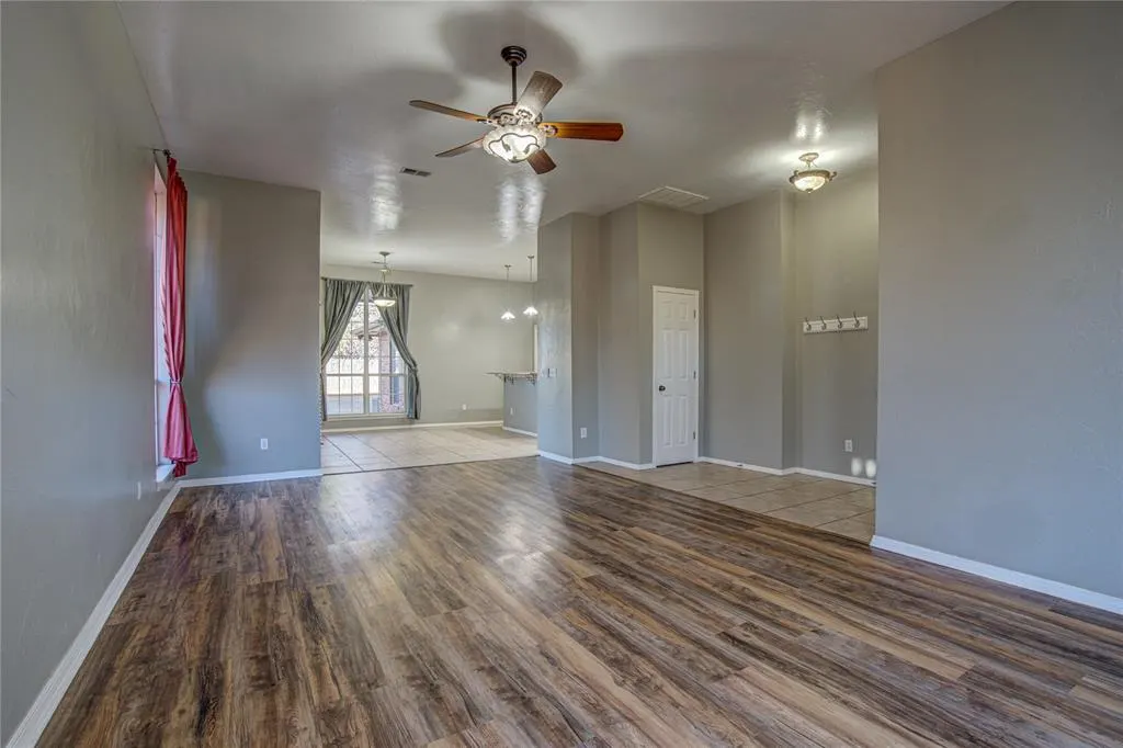 Photo 7 — 2800 Clearwater Circle, Edmond, OK 73003