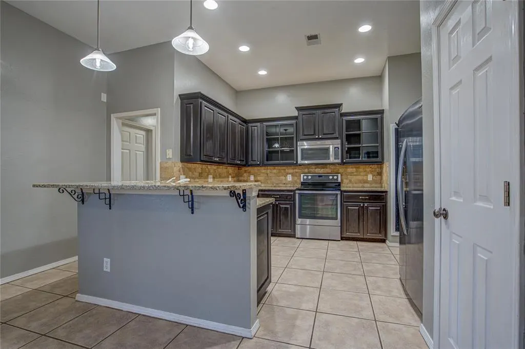 Photo 10 — 2800 Clearwater Circle, Edmond, OK 73003