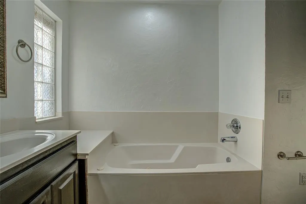Photo 31 — 2800 Clearwater Circle, Edmond, OK 73003