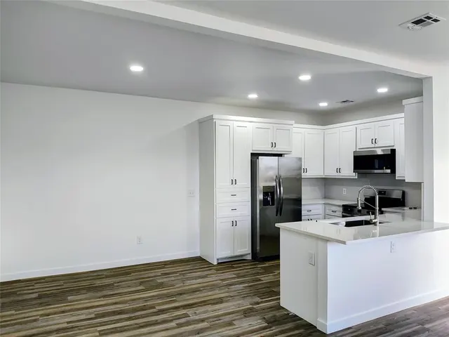 Photo 6 — 236 NW 122nd Street - Unit B, Oklahoma City, OK 73114