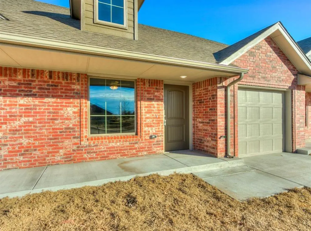 Photo 2 — 4609 Castle Bay Cove, Del City, OK 73115