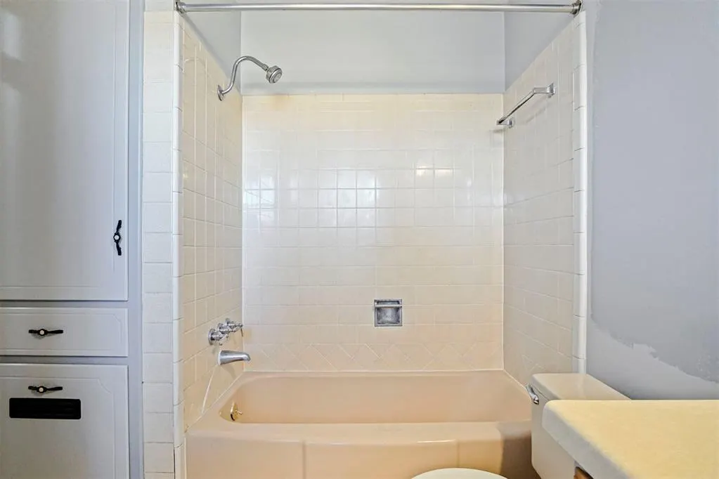 Photo 14 — 6106 S Hillcrest Drive, Oklahoma City, OK 73159