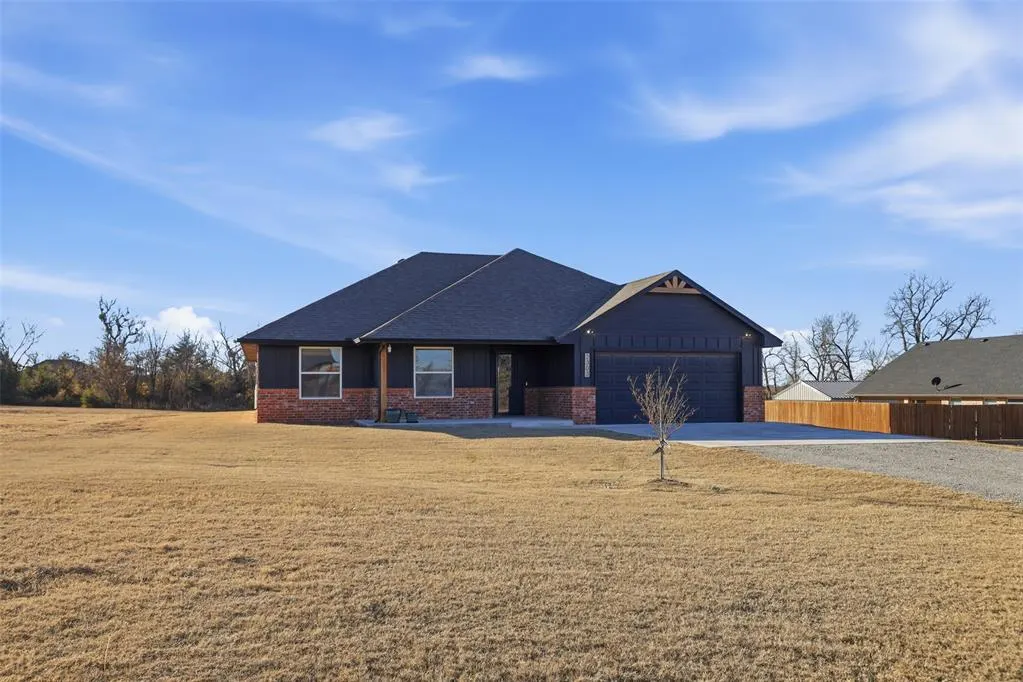 Photo 2 — 2303 County Road 1330, Blanchard, OK 73010
