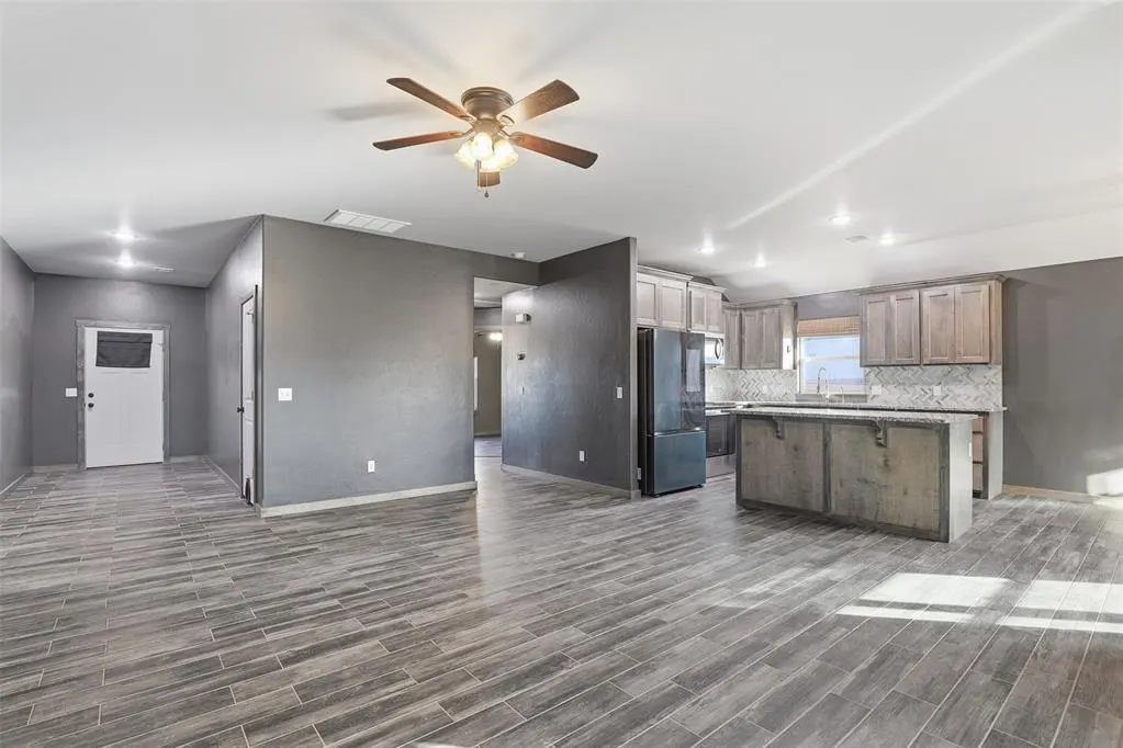 Photo 7 — 2303 County Road 1330, Blanchard, OK 73010