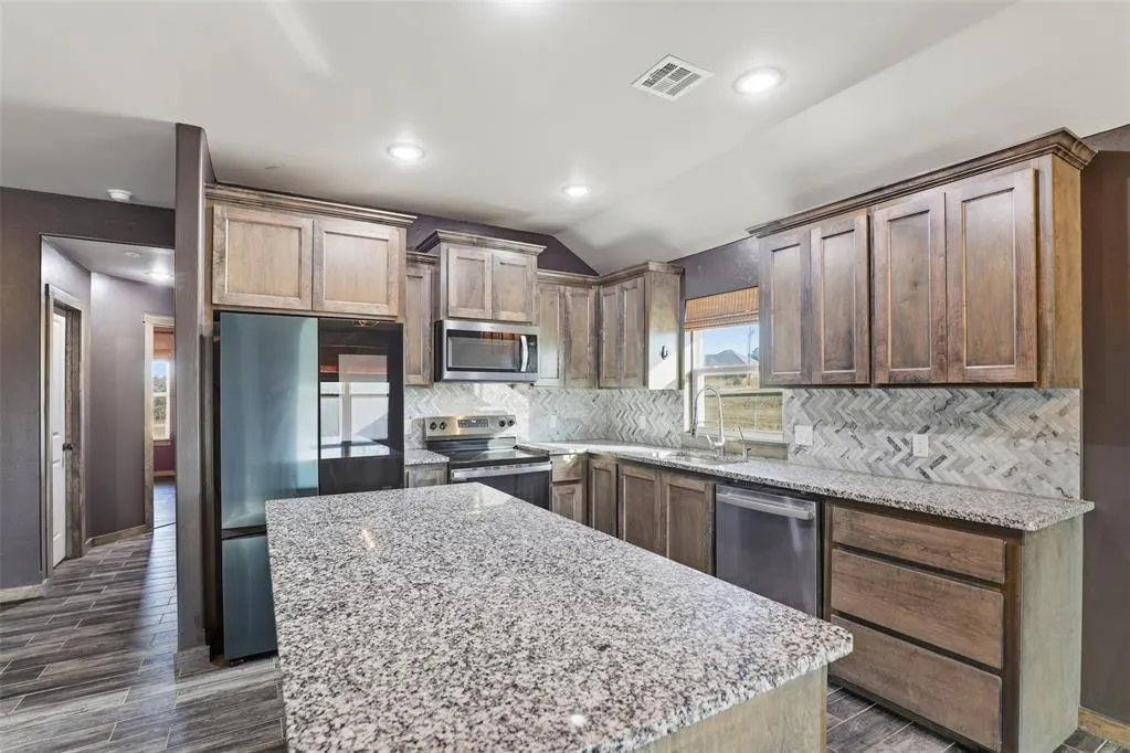 Photo 9 — 2303 County Road 1330, Blanchard, OK 73010