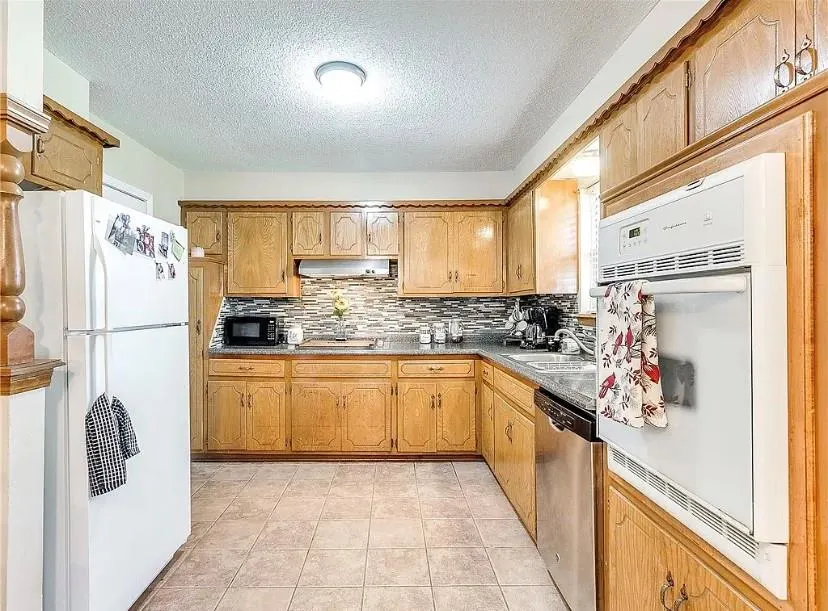 Photo 8 — 4105 N Chapman Avenue, Shawnee, OK 74804