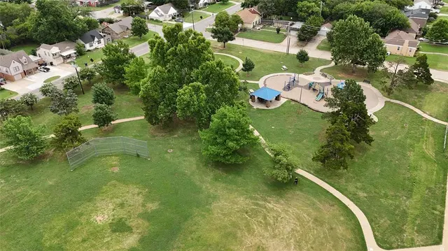 Photo 4 — 2105 NW 28th Street, Oklahoma City, OK 73107