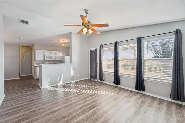 Photo 4 — 9412 Checkerbloom Drive, Oklahoma City, OK 73165
