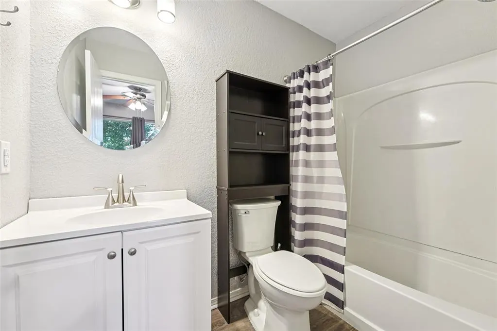 Photo 12 — 9412 Checkerbloom Drive, Oklahoma City, OK 73165