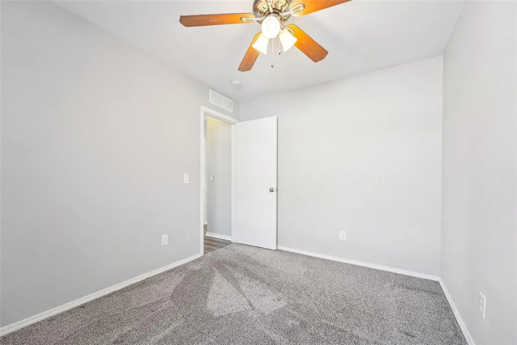 Photo 18 — 9412 Checkerbloom Drive, Oklahoma City, OK 73165