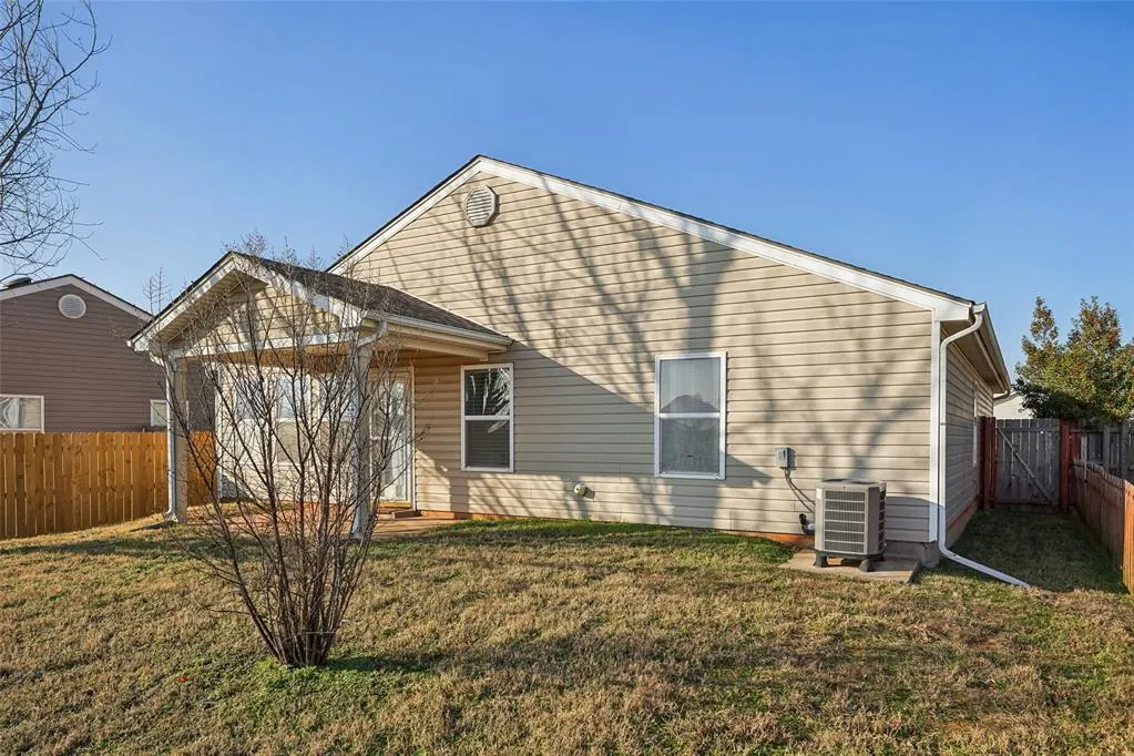 Photo 19 — 9412 Checkerbloom Drive, Oklahoma City, OK 73165