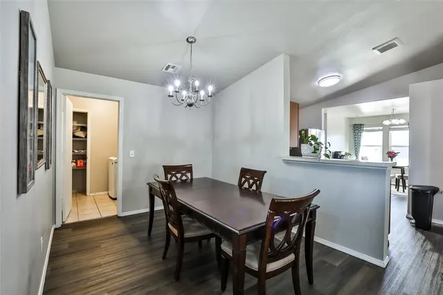 Photo 5 — 15604 Camellia Road, Oklahoma City, OK 73170