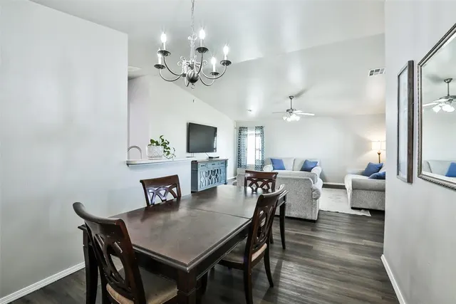 Photo 6 — 15604 Camellia Road, Oklahoma City, OK 73170