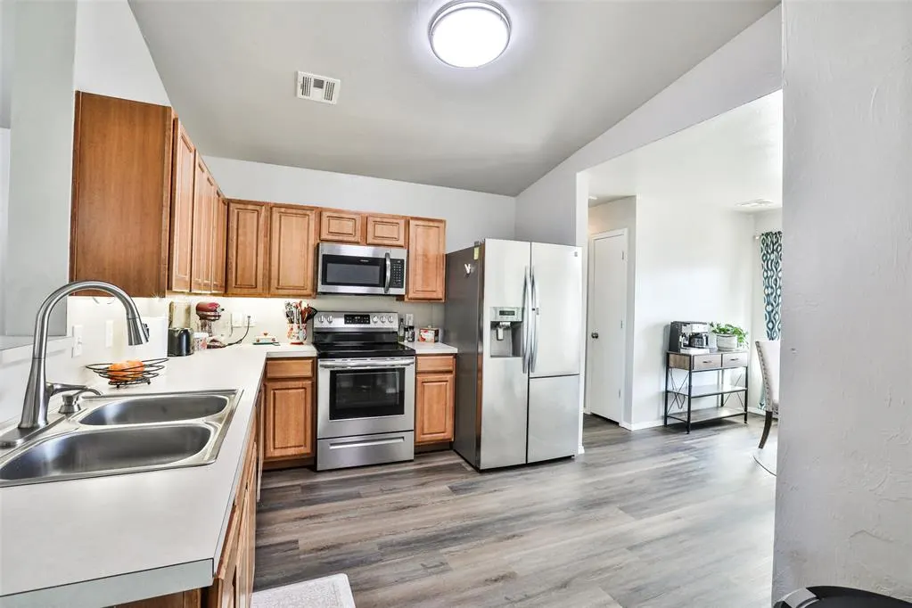 Photo 8 — 15604 Camellia Road, Oklahoma City, OK 73170