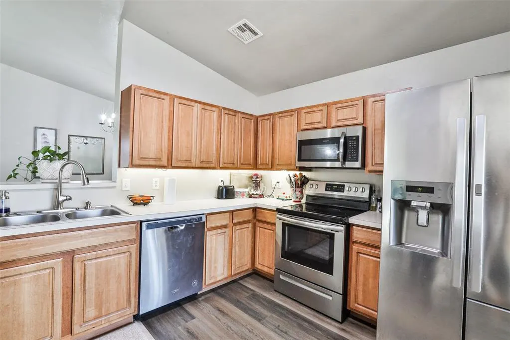 Photo 11 — 15604 Camellia Road, Oklahoma City, OK 73170