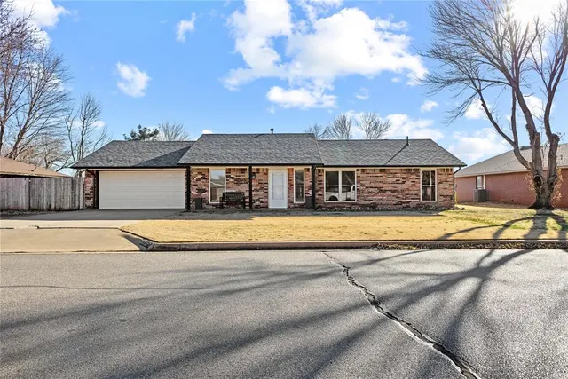 Front exterior — 1312 Quail Avenue, Weatherford, OK 73096