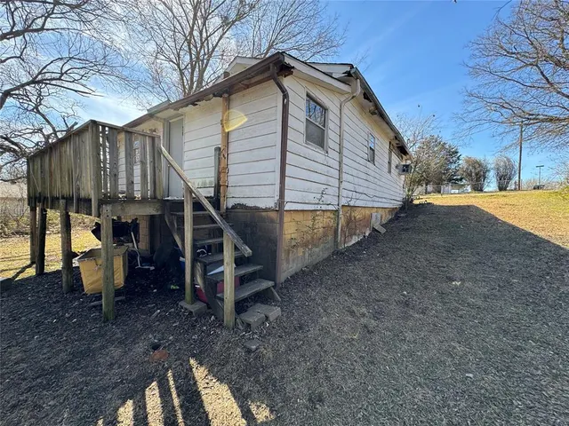 Photo 2 — 340 N 9th Street, Seminole, OK 74868