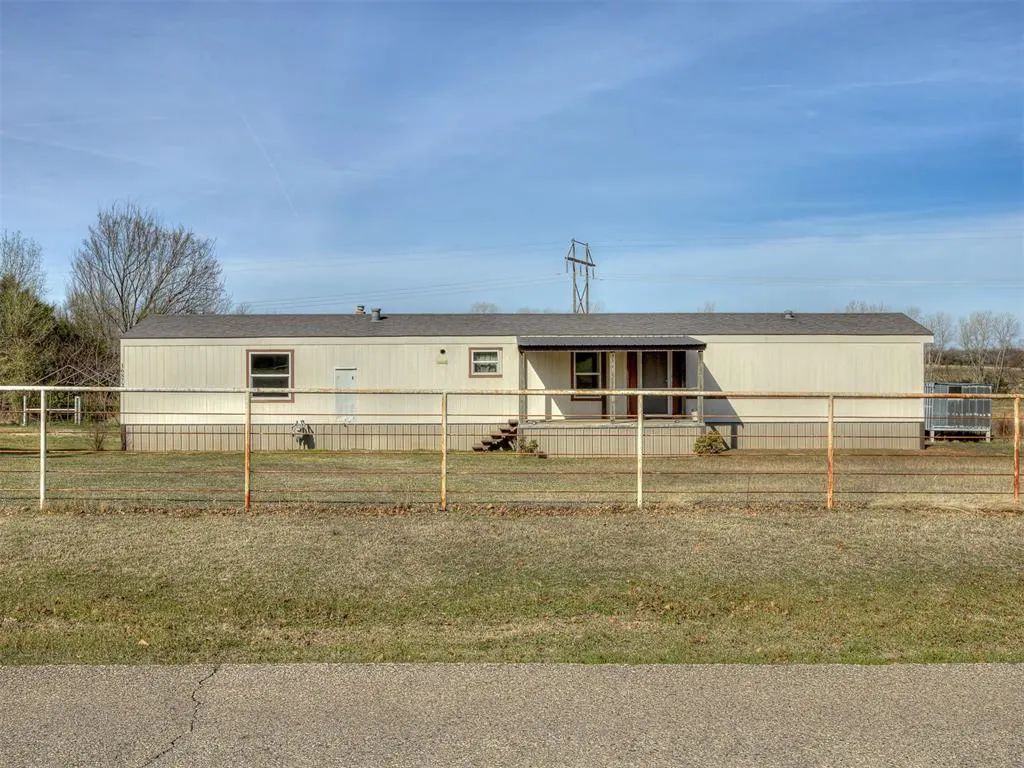 Photo 2 — 16872 Drummond Road, Shawnee, OK 74801