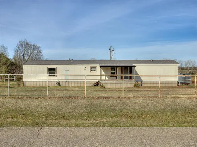 Photo 2 — 16872 Drummond Road, Shawnee, OK 74801