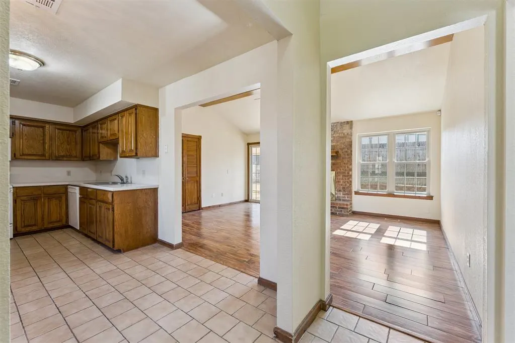 Photo 5 — 9828 Railroad, Midwest City, OK 73130