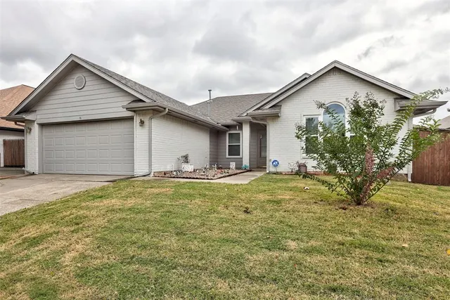 Photo 2 — 3124 SW 121st Street, Oklahoma City, OK 73170