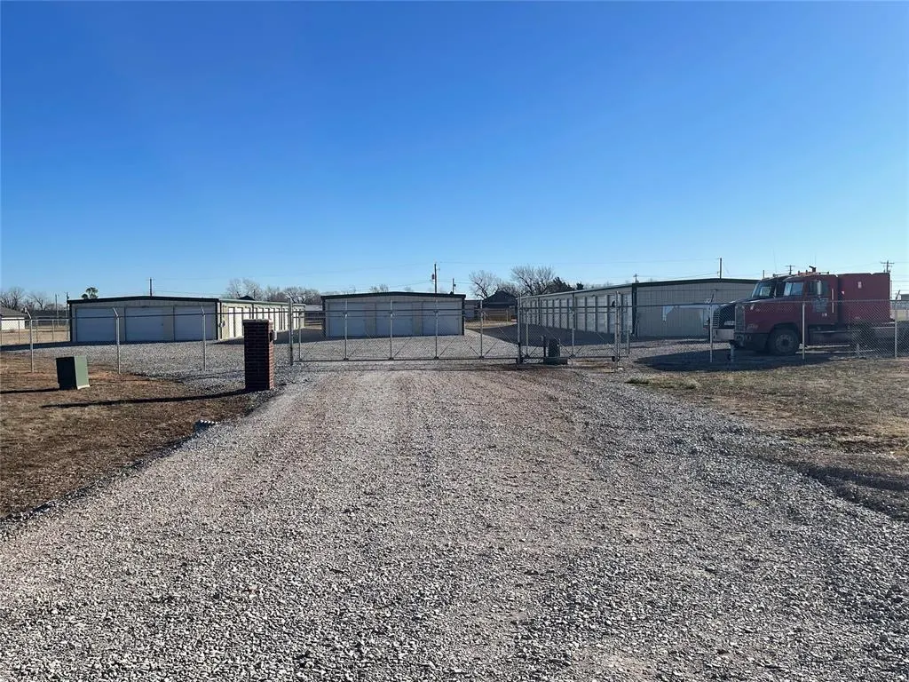 Photo 12 — 923 E Highway 19, Chickasha, OK 73018