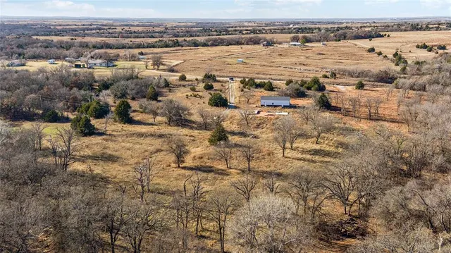 Photo 2 — 2609 County Street 2930, Blanchard, OK 73010