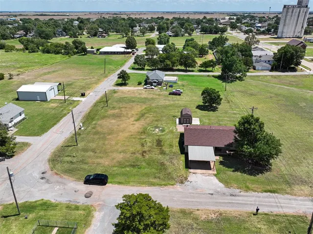 Photo 4 — 419 N Elma Avenue, Okeene, OK 73763