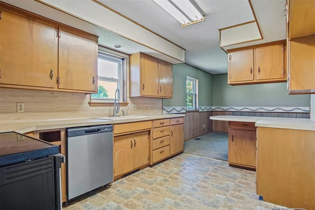 Photo 12 — 419 N Elma Avenue, Okeene, OK 73763