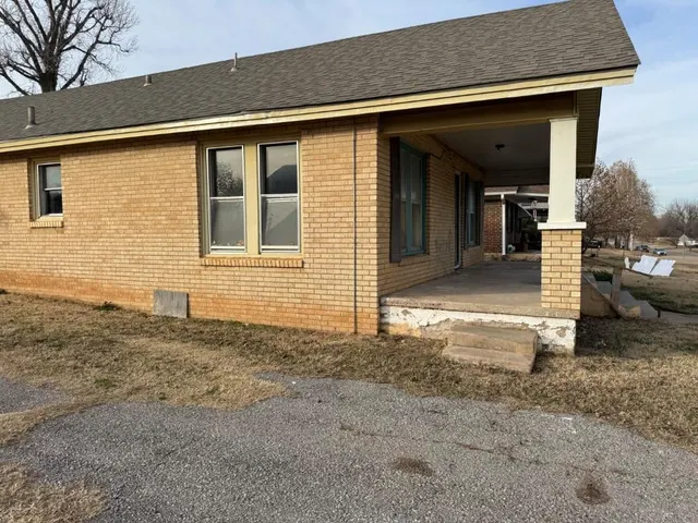 Photo 3 — 203 N Rush Avenue, Rush Springs, OK 73082