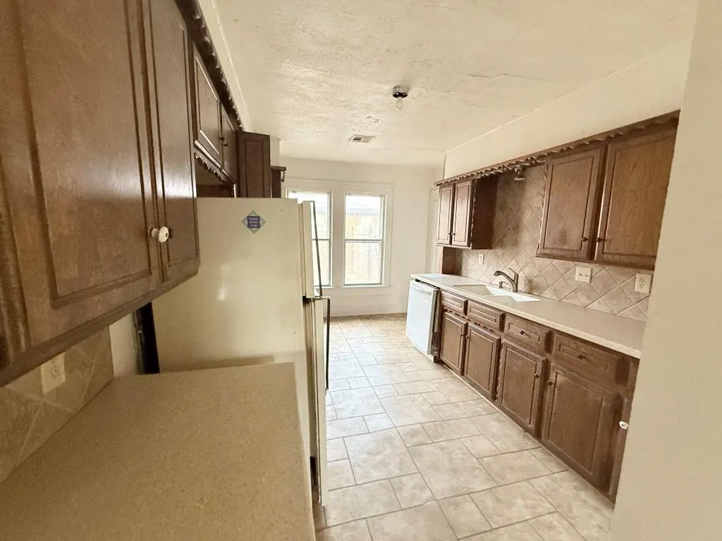 Photo 9 — 203 N Rush Avenue, Rush Springs, OK 73082