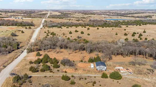 Photo 3 — 2605 County Street 2930, Blanchard, OK 73010