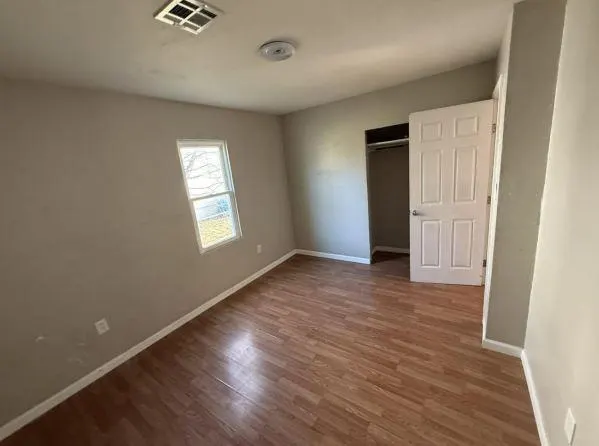 Photo 5 — 8319 NE 10th Street, Midwest City, OK 73110