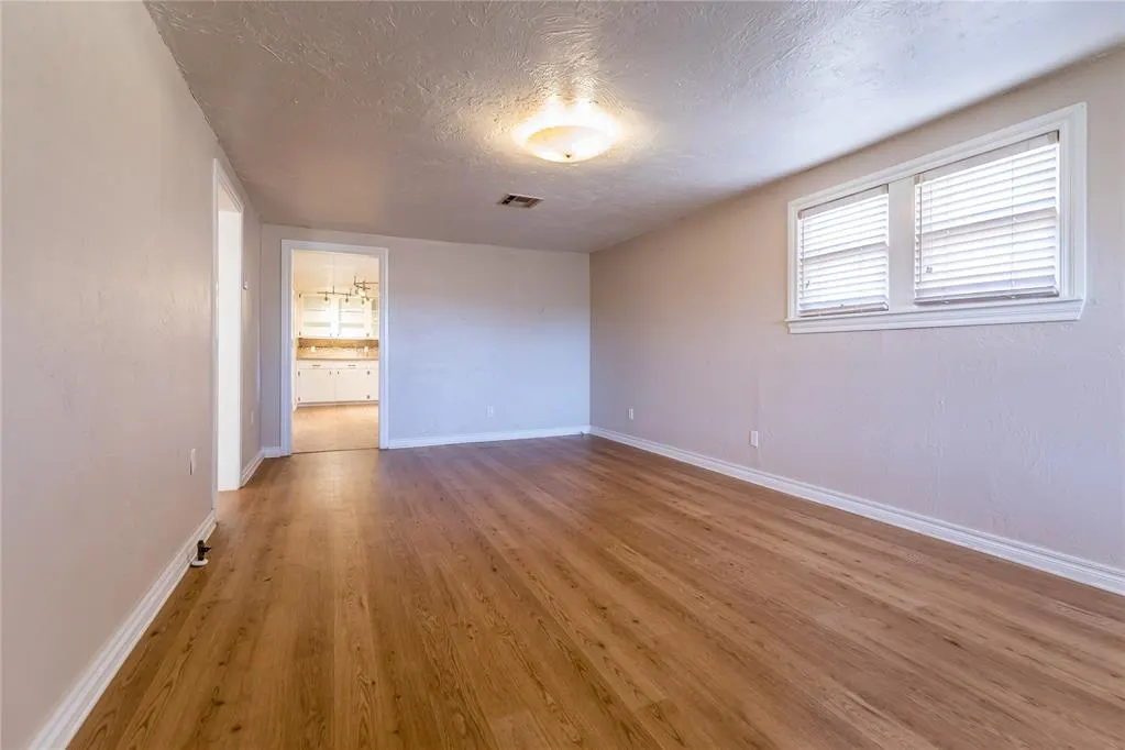 Photo 6 — 519 N State Avenue, Elk City, OK 73644