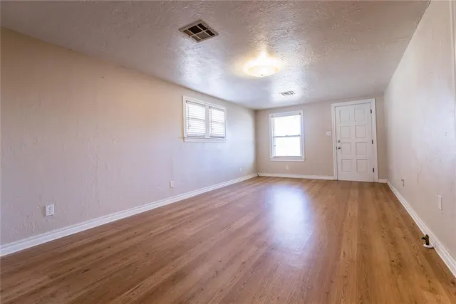 Photo 7 — 519 N State Avenue, Elk City, OK 73644