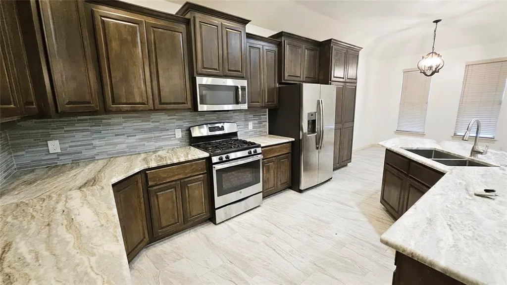 Photo 12 — 1801 Savannah Lane, Edmond, OK 73003