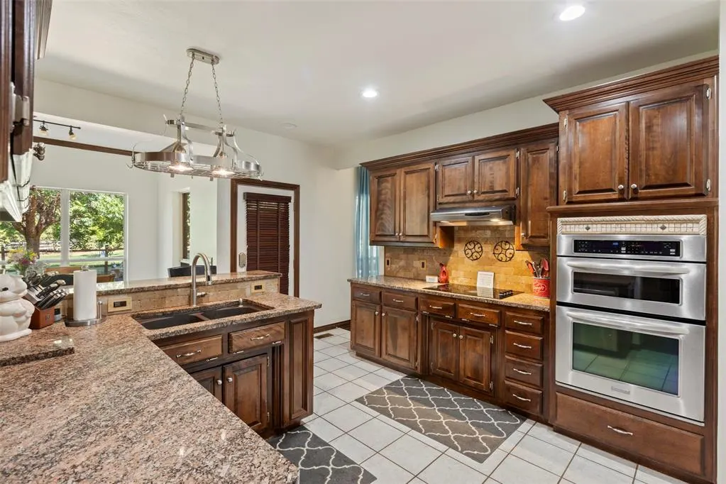 Photo 7 — 541 Wildmeadow Drive, Edmond, OK 73003